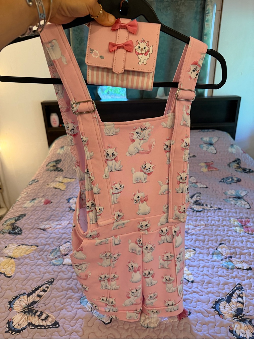 Blackmilk Marie Disney
Short Overalls with Marie Disney wallet - Picture 11 of 11